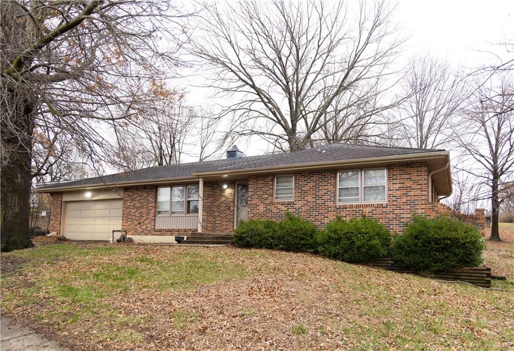 907 S Jones Road, Independence, MO 64056