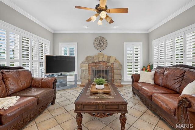 2325 Sterling Pointe Drive, Chesterfield, MO 63005