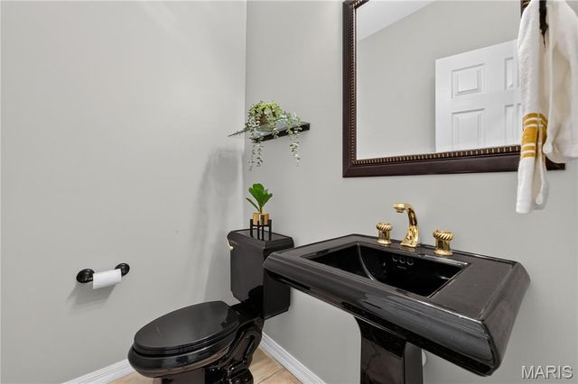 2325 Sterling Pointe Drive, Chesterfield, MO 63005