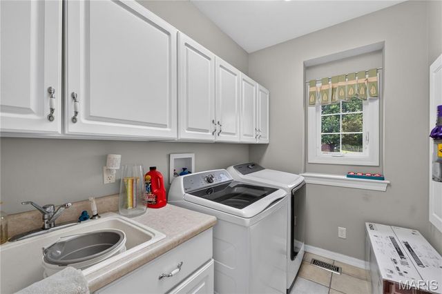 2325 Sterling Pointe Drive, Chesterfield, MO 63005