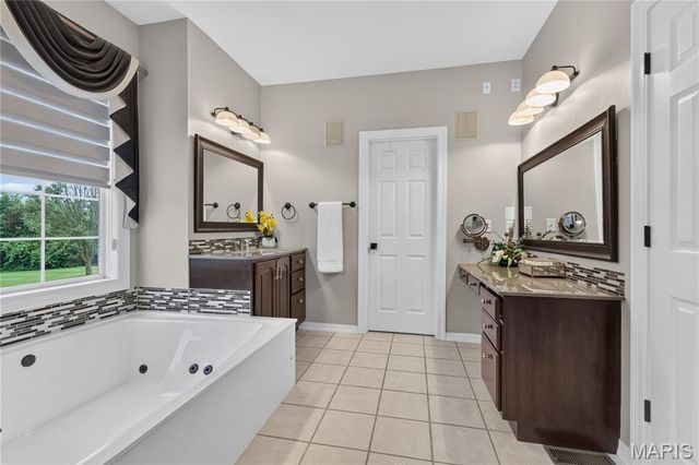 2325 Sterling Pointe Drive, Chesterfield, MO 63005