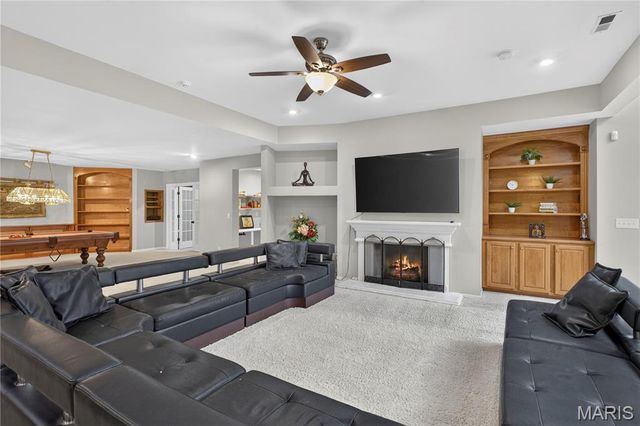 2325 Sterling Pointe Drive, Chesterfield, MO 63005