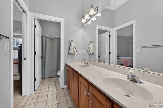 2325 Sterling Pointe Drive, Chesterfield, MO 63005