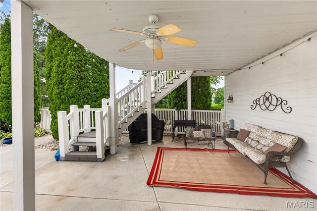 2325 Sterling Pointe Drive, Chesterfield, MO 63005