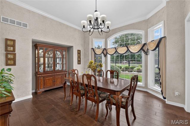2325 Sterling Pointe Drive, Chesterfield, MO 63005