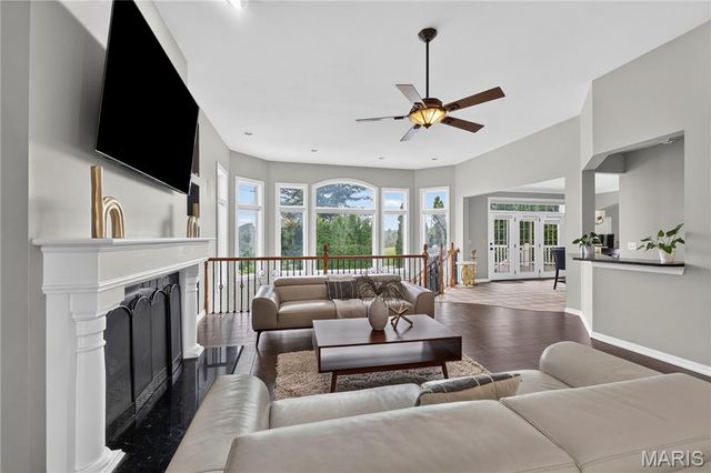 2325 Sterling Pointe Drive, Chesterfield, MO 63005