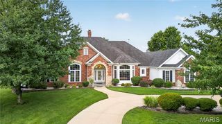 2325 Sterling Pointe Drive, Chesterfield, MO 63005