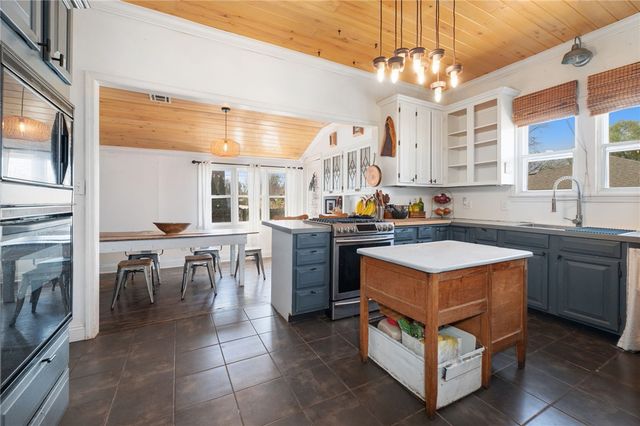 501 NW C Street, Bentonville, AR 72712