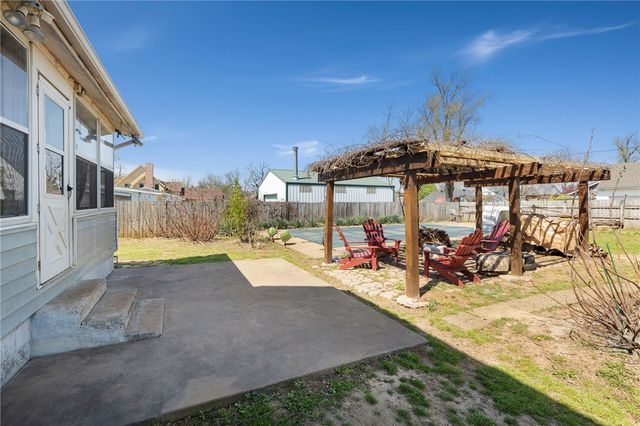 501 NW C Street, Bentonville, AR 72712