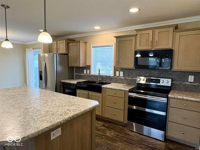 3305 N Benton Road, Muncie, IN 47304