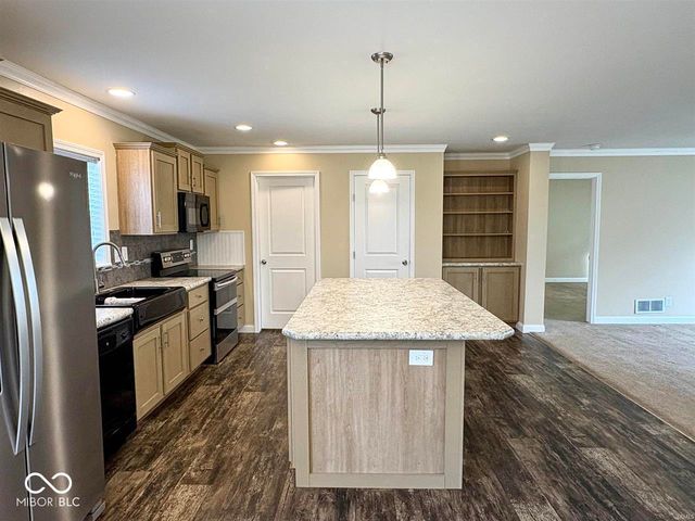 3305 N Benton Road, Muncie, IN 47304