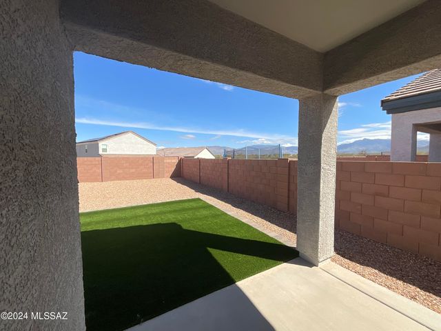12815 E Russo Drive, Vail, AZ 85641