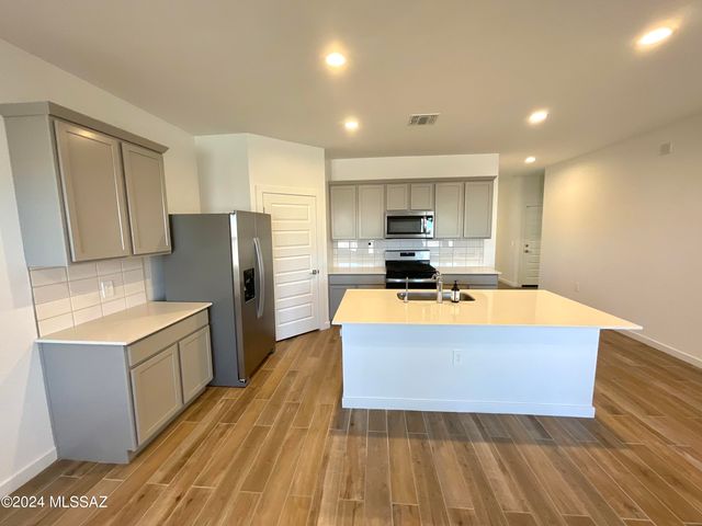 12815 E Russo Drive, Vail, AZ 85641