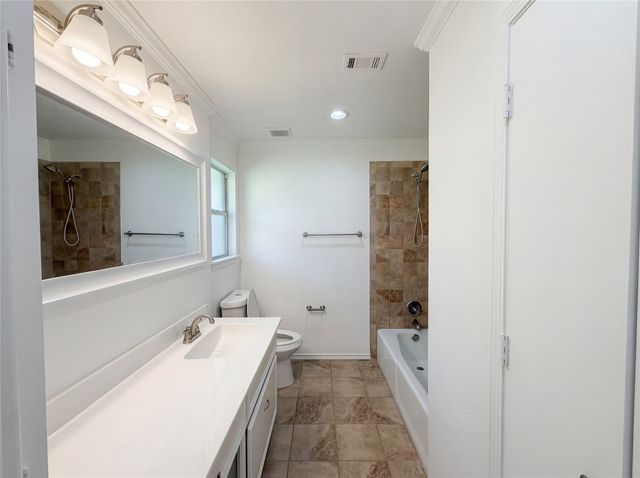 1000 Dorsey Street, Burleson, TX 76028