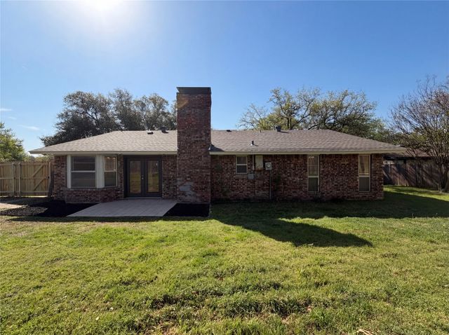 1000 Dorsey Street, Burleson, TX 76028