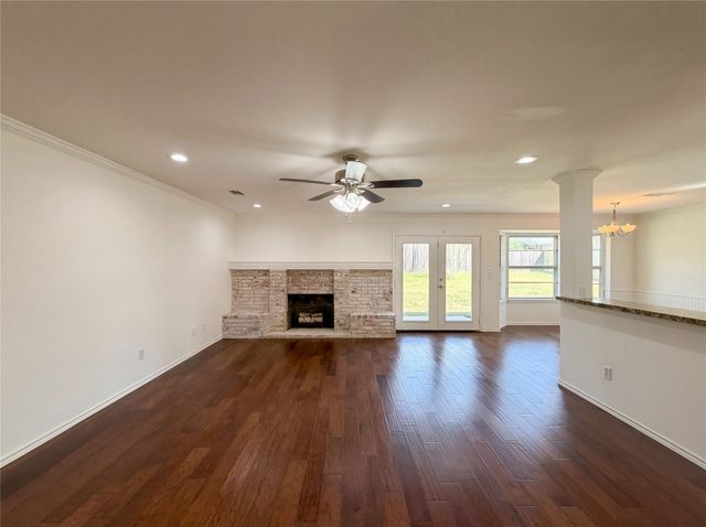 1000 Dorsey Street, Burleson, TX 76028