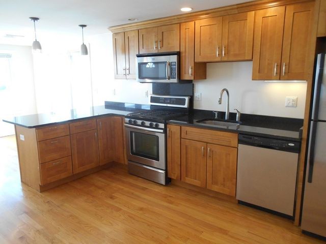 4 Ropes Street 3, Salem, MA 01970