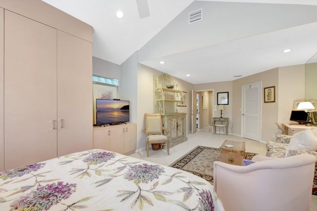 79 Hampshire Lane, Boynton Beach, FL 33436