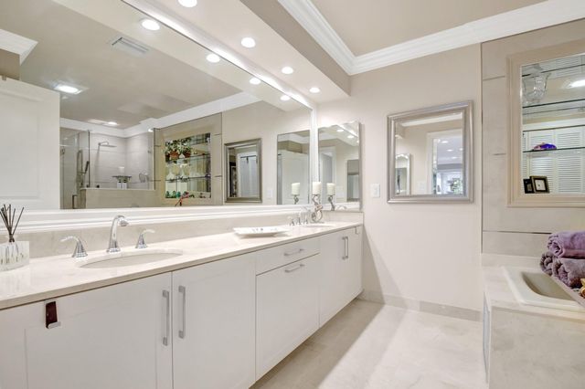 79 Hampshire Lane, Boynton Beach, FL 33436