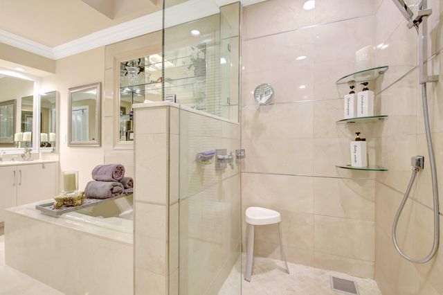 79 Hampshire Lane, Boynton Beach, FL 33436