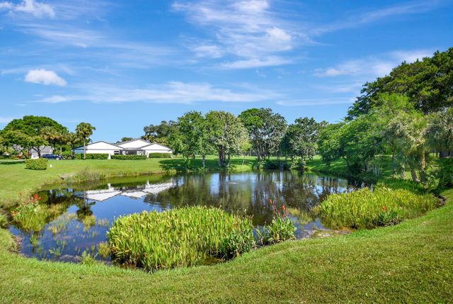 79 Hampshire Lane, Boynton Beach, FL 33436