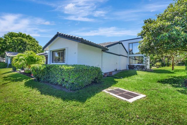 79 Hampshire Lane, Boynton Beach, FL 33436