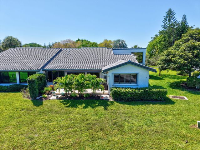 79 Hampshire Lane, Boynton Beach, FL 33436