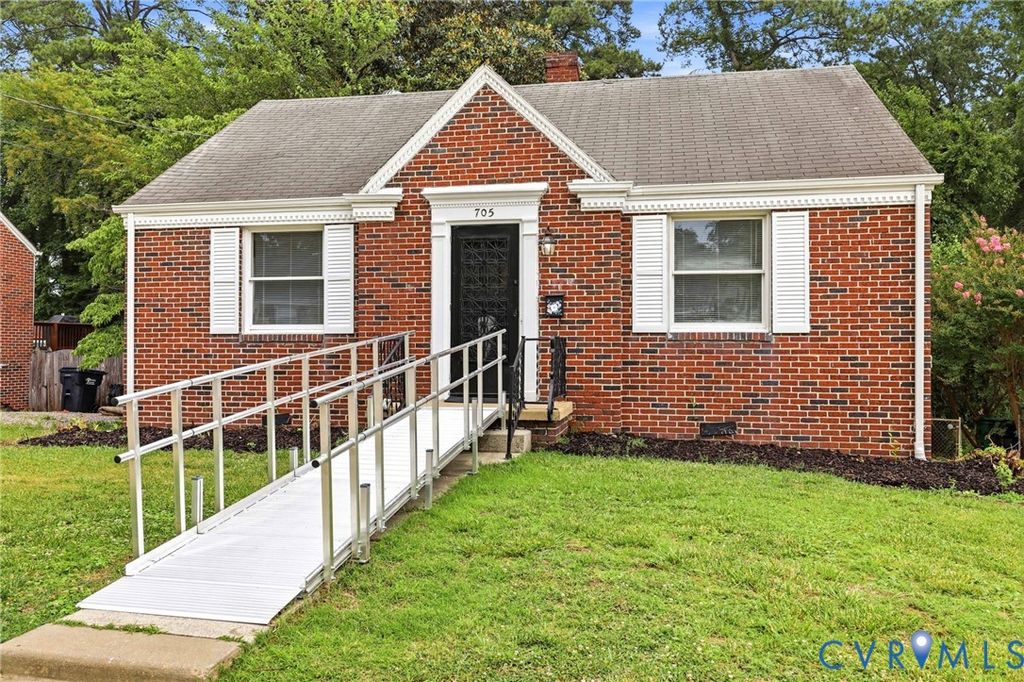 705 Elko Ave, Colonial Heights, VA 23834