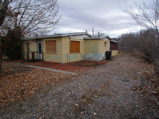 2618 Cuatro Milpas Road SW, Albuquerque, NM 87105