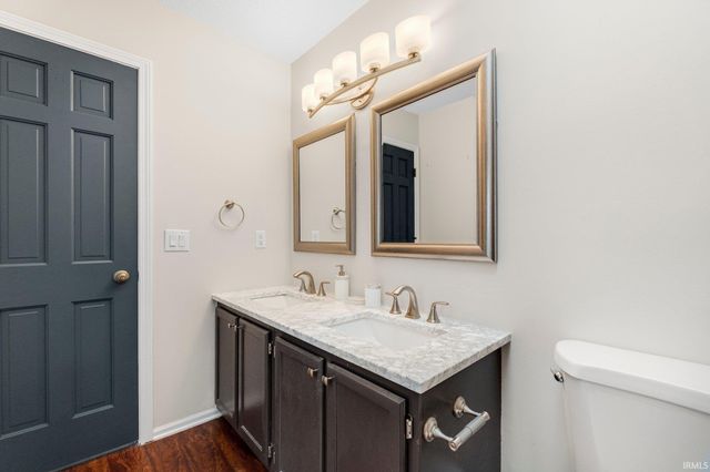 5937 Sawmill Woods Court, Fort Wayne, IN 46835