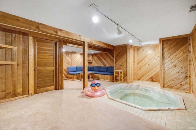 5937 Sawmill Woods Court, Fort Wayne, IN 46835