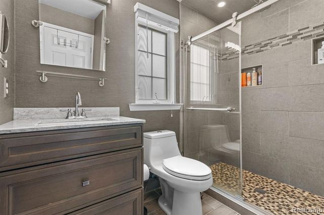 17 Scottsdale, Dearborn, MI 48124