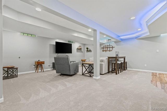 17 Scottsdale, Dearborn, MI 48124