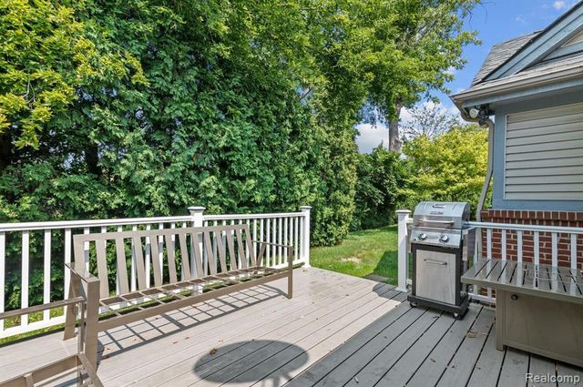 17 Scottsdale, Dearborn, MI 48124