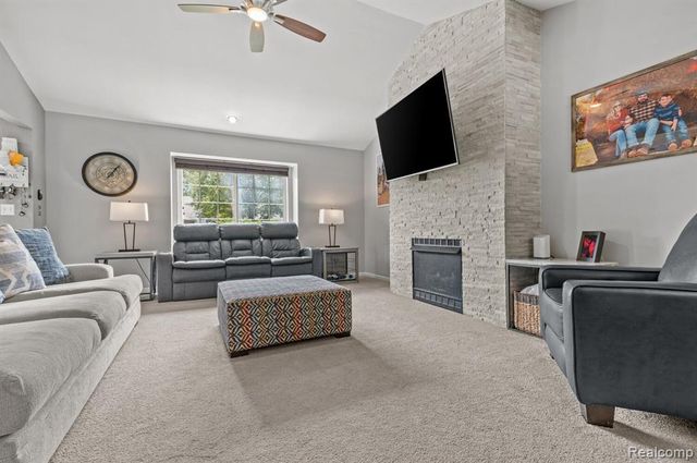 17 Scottsdale, Dearborn, MI 48124