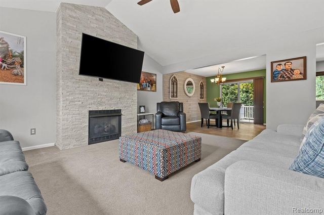 17 Scottsdale, Dearborn, MI 48124