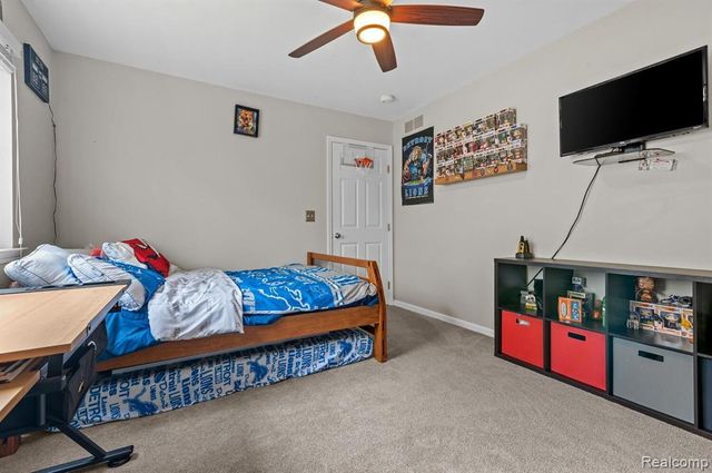 17 Scottsdale, Dearborn, MI 48124