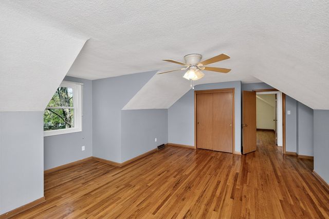 7018 Roseland Drive, Urbandale, IA 50322