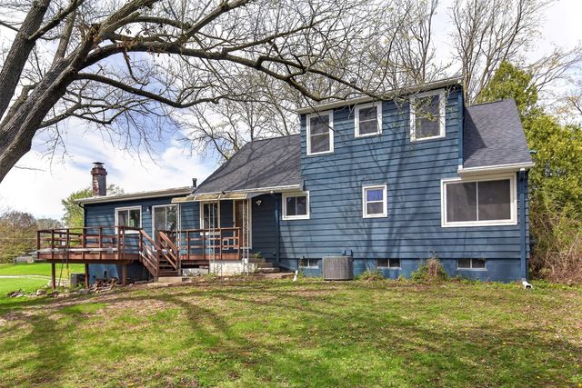 7018 Roseland Drive, Urbandale, IA 50322