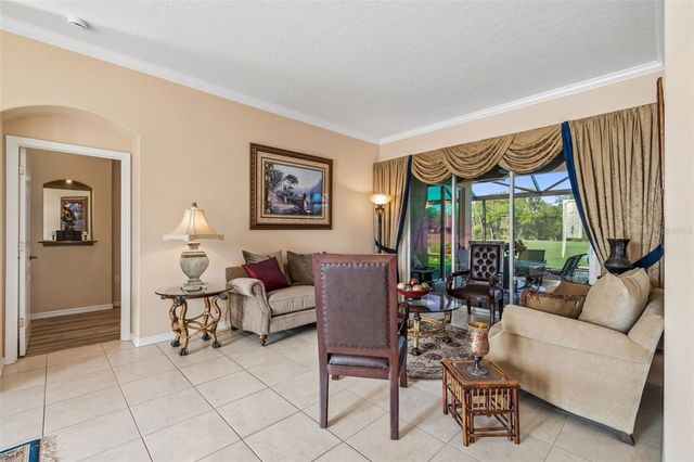 566 PLANTERS MANOR WAY, Bradenton, FL 34212