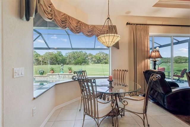 566 PLANTERS MANOR WAY, Bradenton, FL 34212