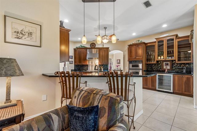 566 PLANTERS MANOR WAY, Bradenton, FL 34212