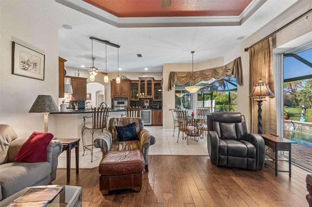 566 PLANTERS MANOR WAY, Bradenton, FL 34212