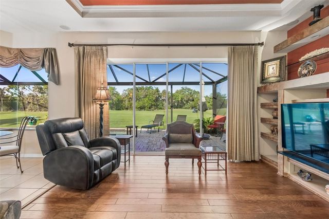 566 PLANTERS MANOR WAY, Bradenton, FL 34212