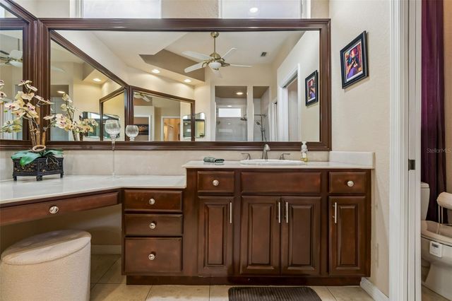 566 PLANTERS MANOR WAY, Bradenton, FL 34212