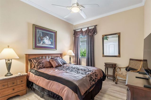 566 PLANTERS MANOR WAY, Bradenton, FL 34212