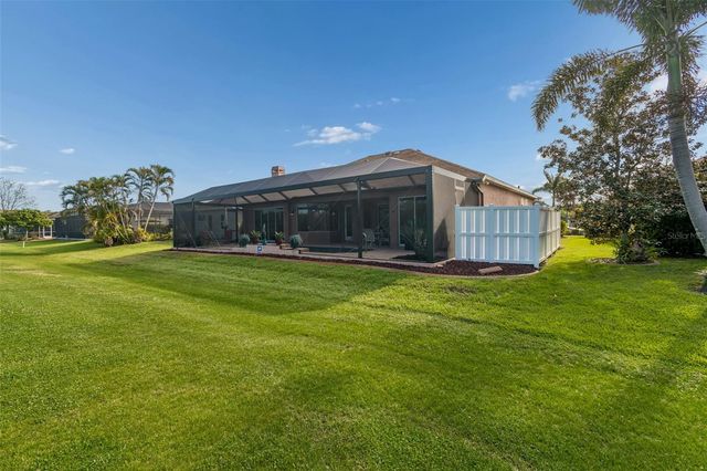 566 PLANTERS MANOR WAY, Bradenton, FL 34212