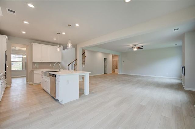 709 Dunlake Way, Locust Grove, GA 30248