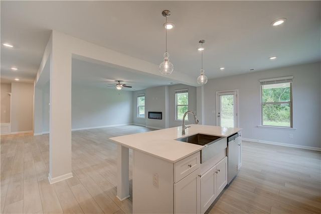 709 Dunlake Way, Locust Grove, GA 30248