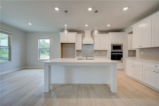 709 Dunlake Way, Locust Grove, GA 30248